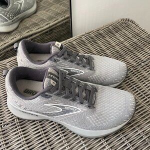 Brooks  Levitate 5 Grey/Oyster/Blackened Pearl